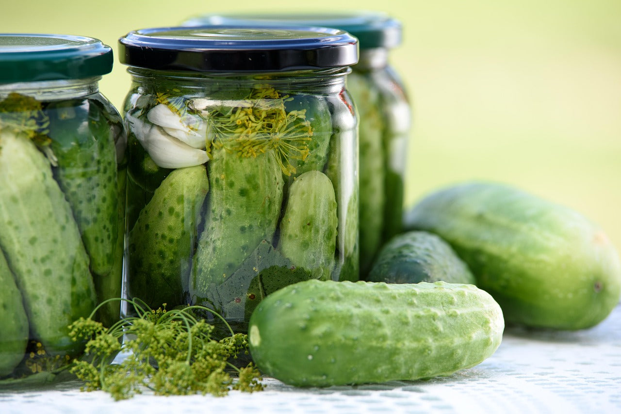Bocaux de cornichons à couvercle vissé