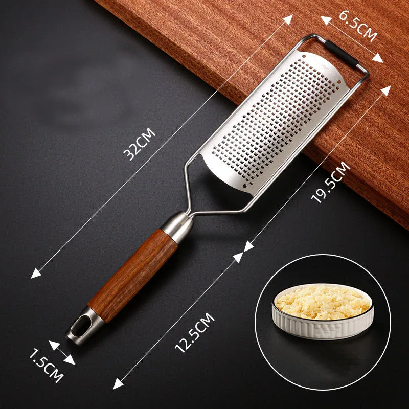 accessoire de cheminée avec quatre types de râpage