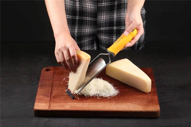 Zesteur en Acier Inoxydable pour Agrumes et Fromage | Avec Brosse zesteur