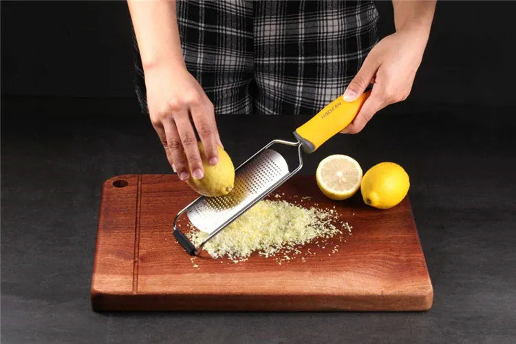 Zesteur en Acier Inoxydable pour Agrumes et Fromage | Avec Brosse zesteur