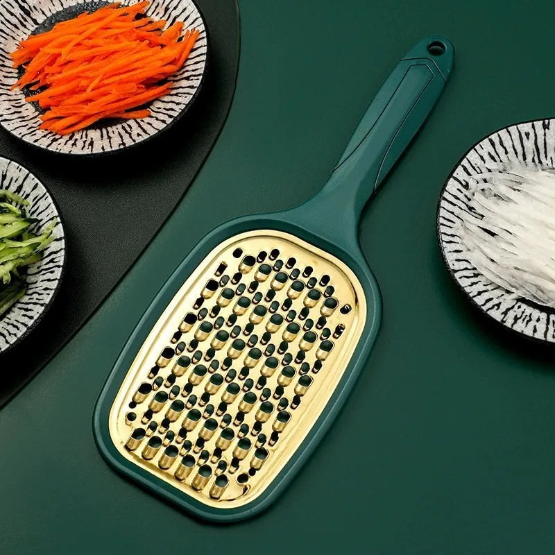 râpe à légumes pratique pour la cuisine