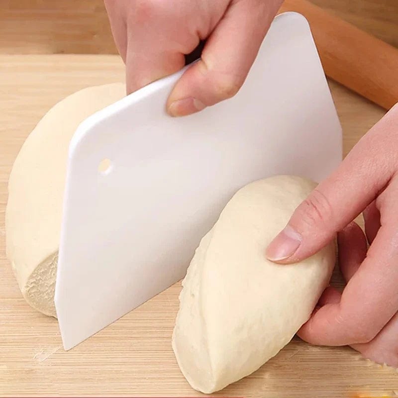 🍰 Coupe-Pâte Multifonction pour Pâte à Pain et Gâteaux - Gratte-Pâte Cuisine DIY Eco-Friendly - Taille 13x9CM