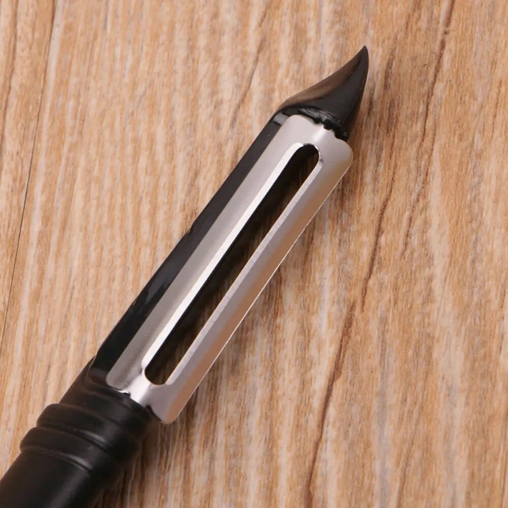 Économe à lame dentelée pivotante