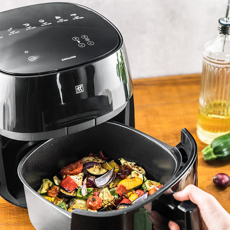 Peut-on vraiment mettre de l'aluminium dans un air fryer ?