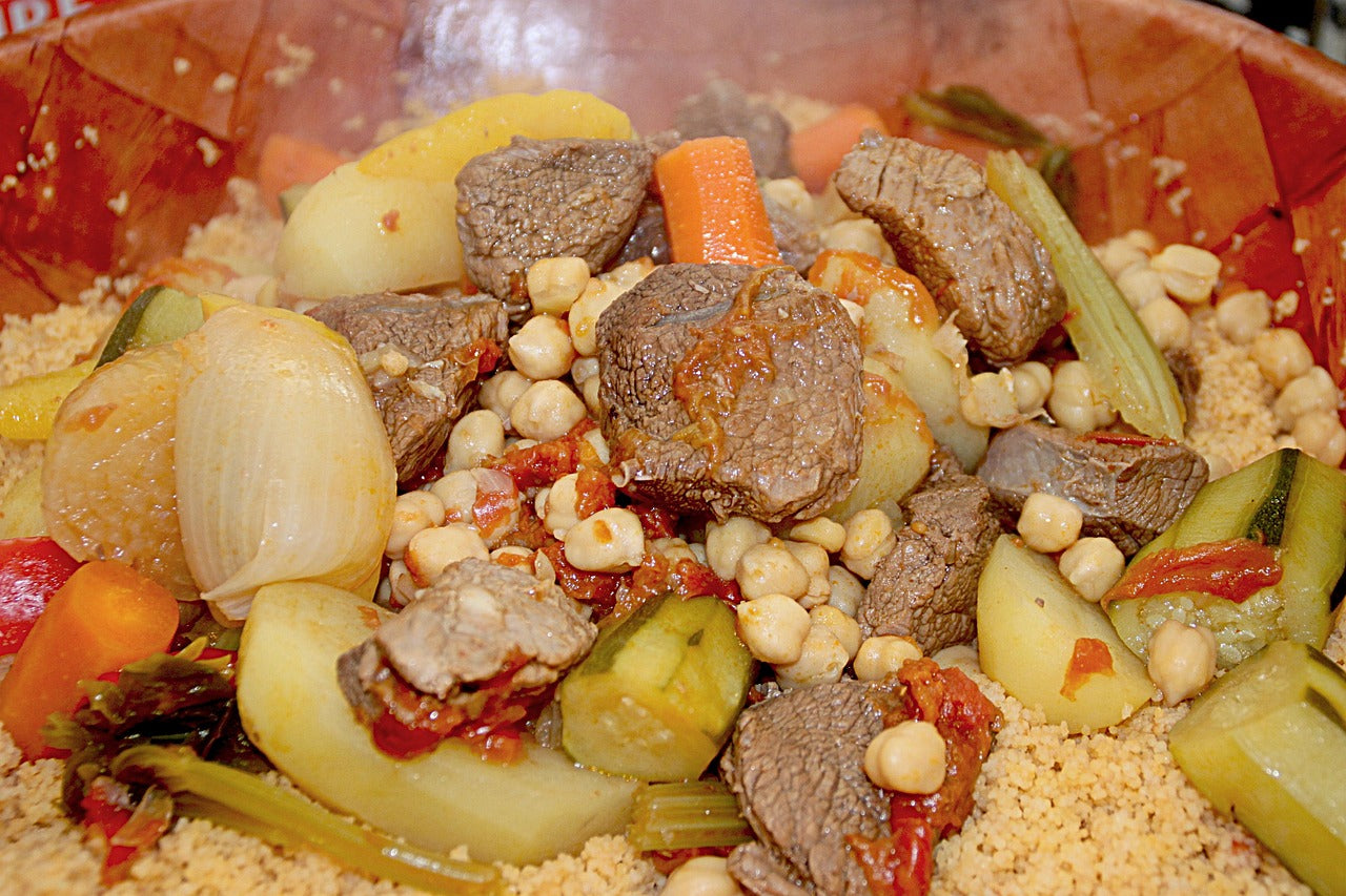 Couper les légumes du couscous