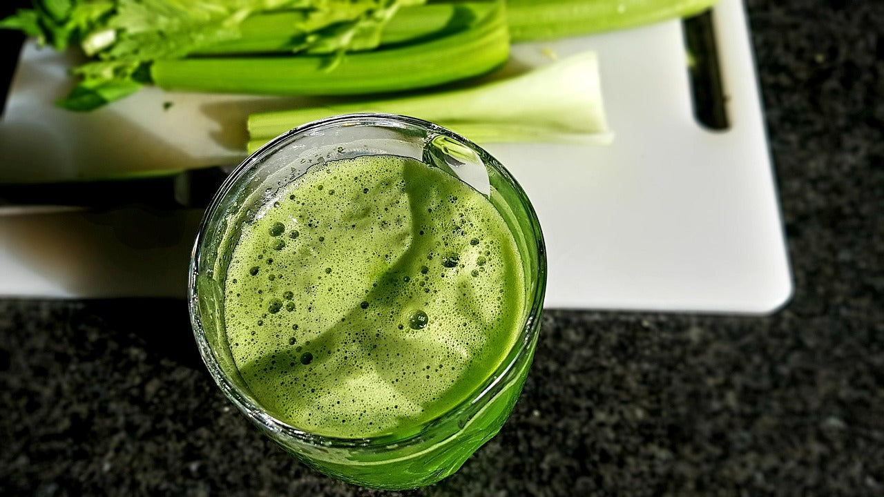 Faire du jus de céleri sans extracteur