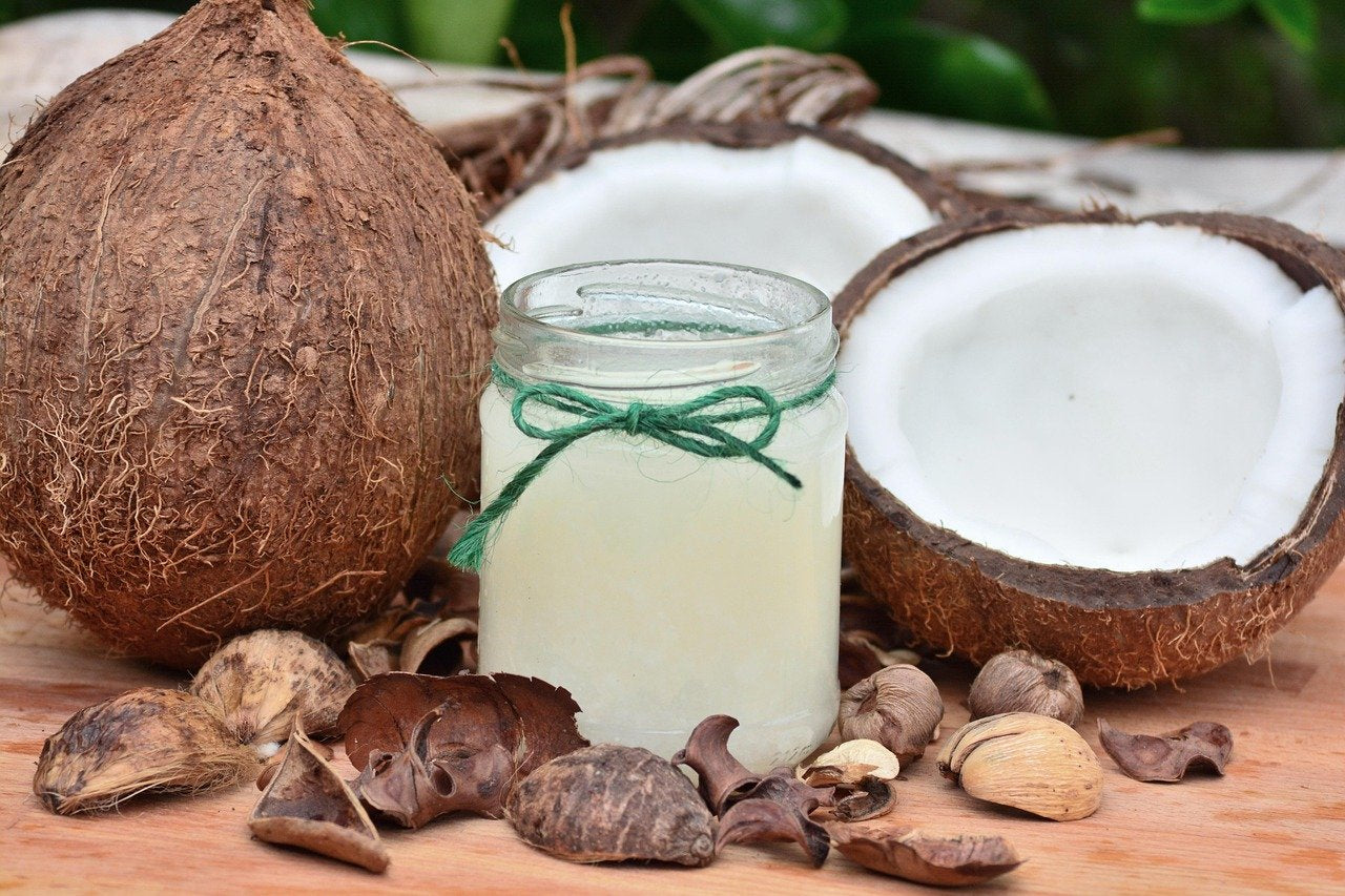 Ouvrir et éplucher une noix de coco