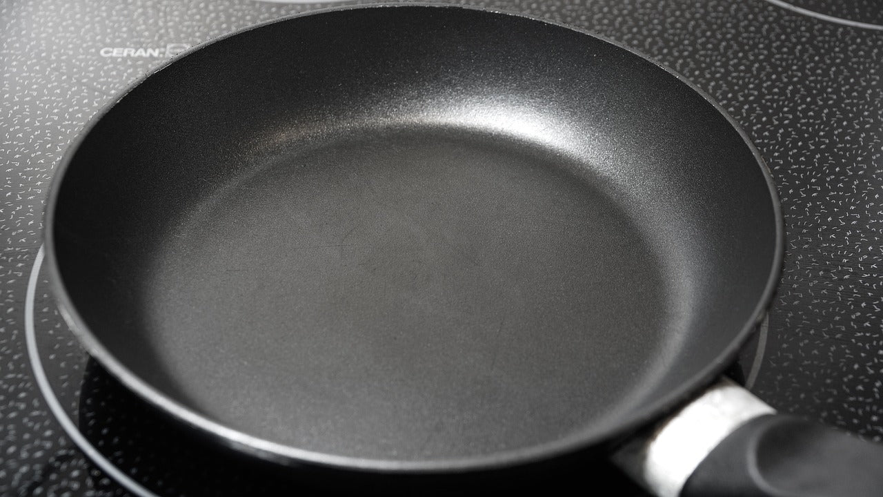 Poêles Tefal Comfort Max ou Pradel Excellence : le comparatif