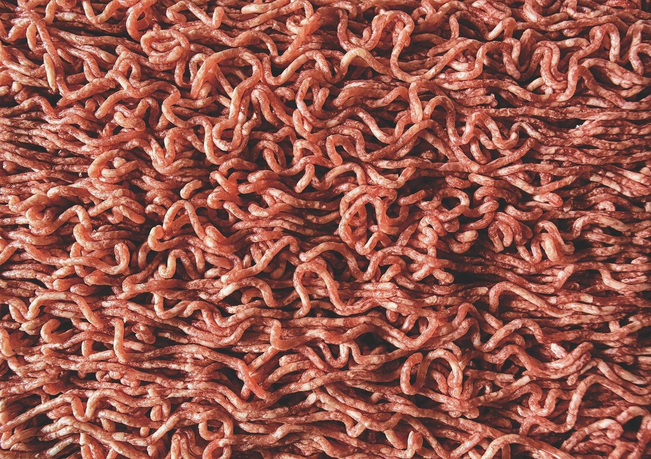 Décongeler de la viande hachée rapidement : steak haché et micro-ondes