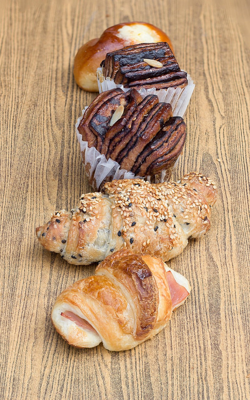 Cuire des pains au chocolat surgelés