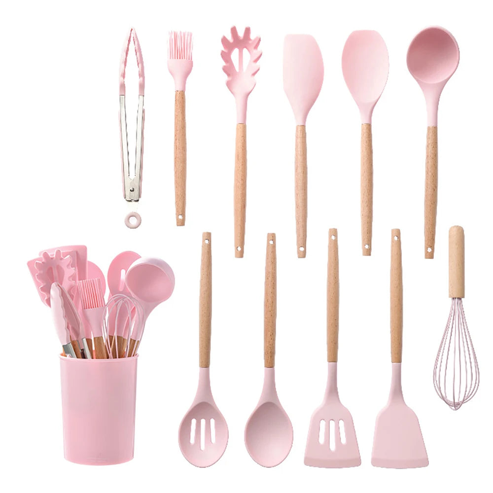 cuisine simplifiée avec liste d'ustensiles en silicone
