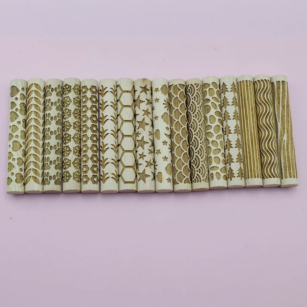 Rouleur en bois pour argile - 10 cm avec motifs texturés fleurs et feuilles