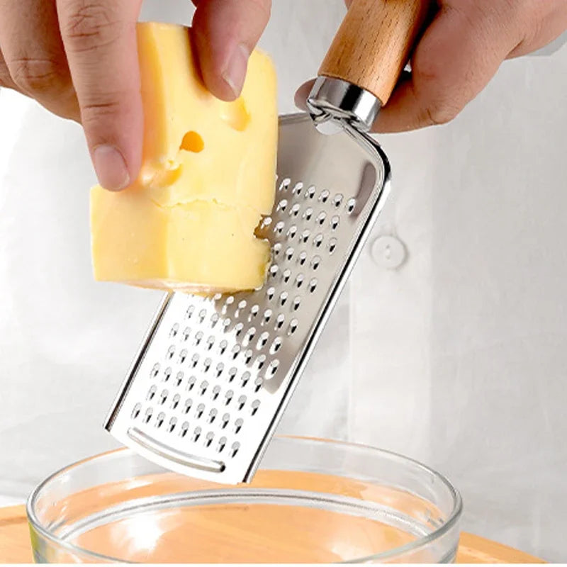 râpe à main pour parmesan et légumes