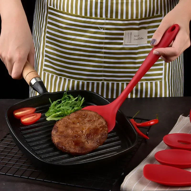 ustensiles de cuisine en silicone rouge