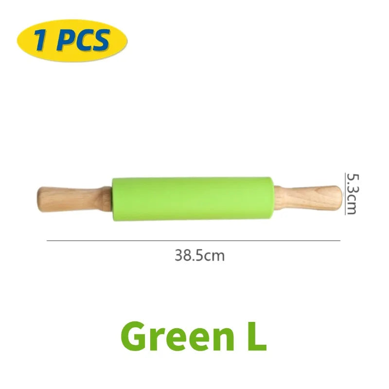 engins de pâtisserie avec poignées en bois