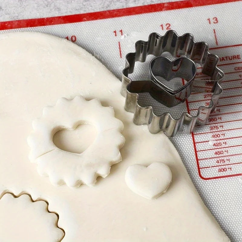 Emporte-pièces en Acier Inoxydable - 2 Pièces en Forme de Fleur et Cœur