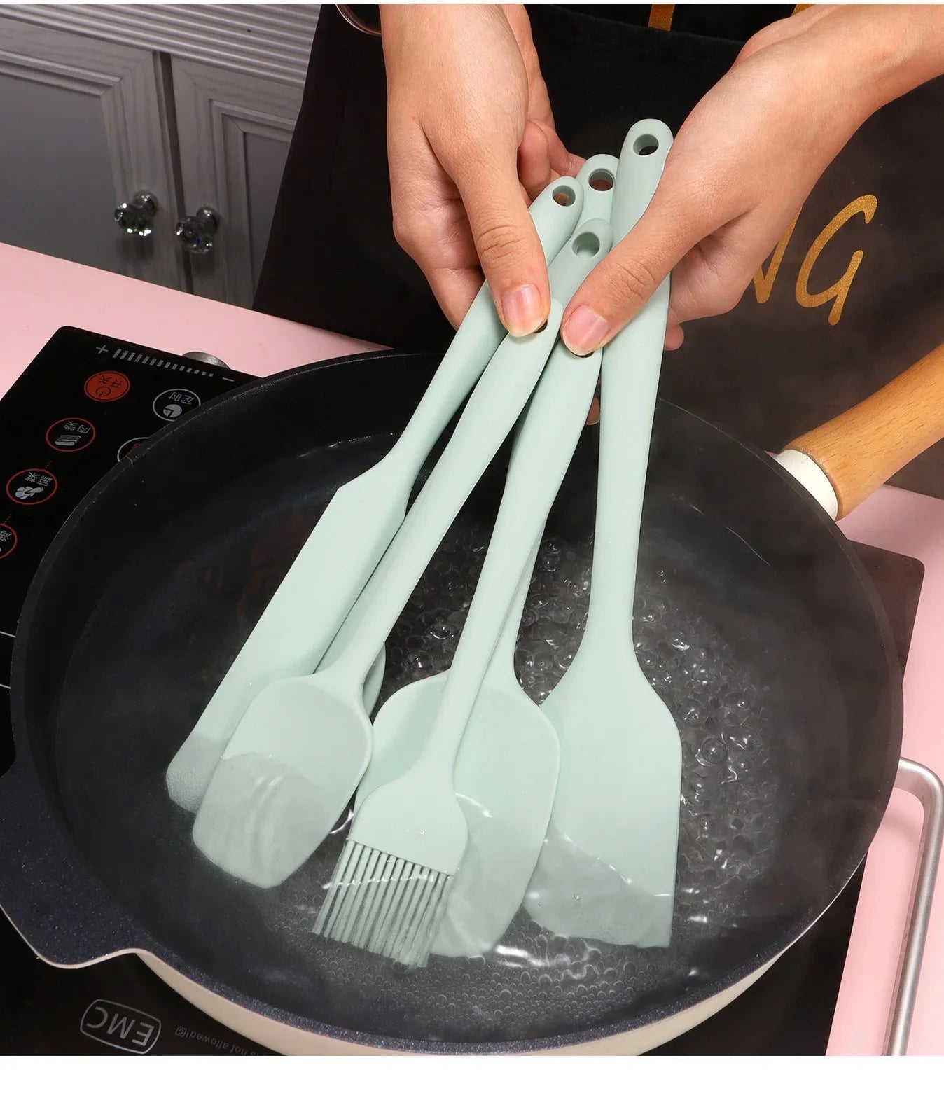 spatules de cuisine colorées en silicone