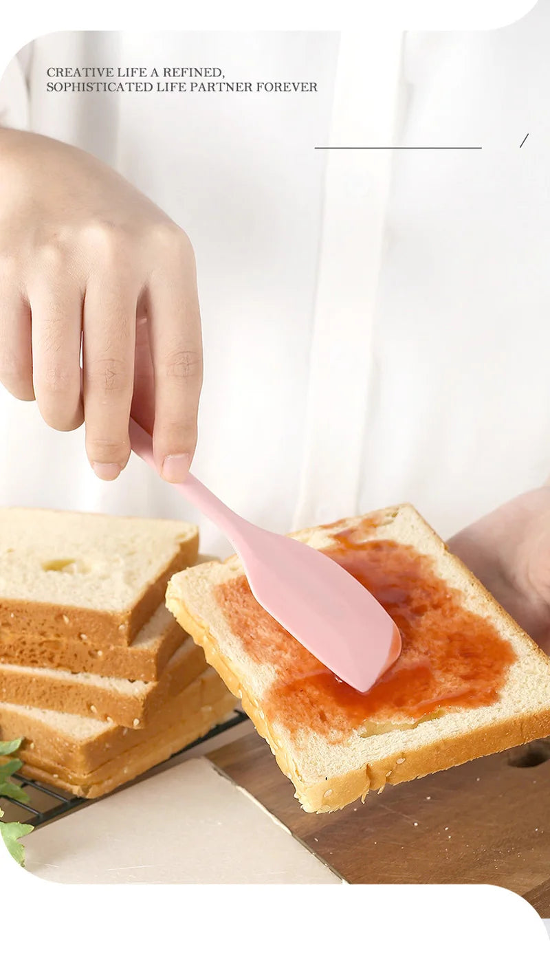 spatule polyvalente en silicone pour pâtisserie