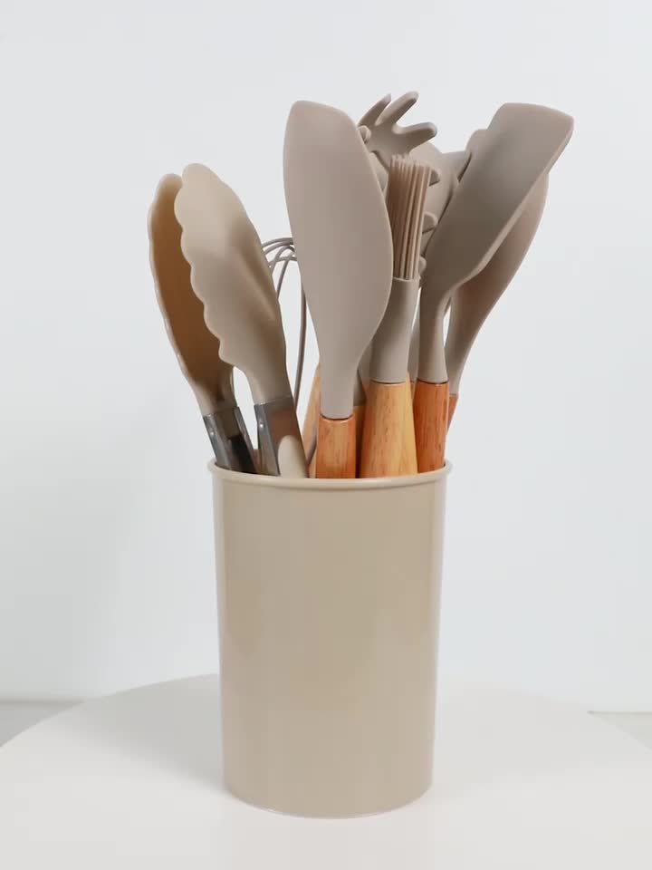 Ensemble d'Ustensiles de Cuisine en Silicone Beige avec Manche en Bois - Lot de 12, Ustensiles de Cuisine Sûrs, Anti-adhésifs, Lavables - Accessoires de Cuisine, Gadgets de Cuisine