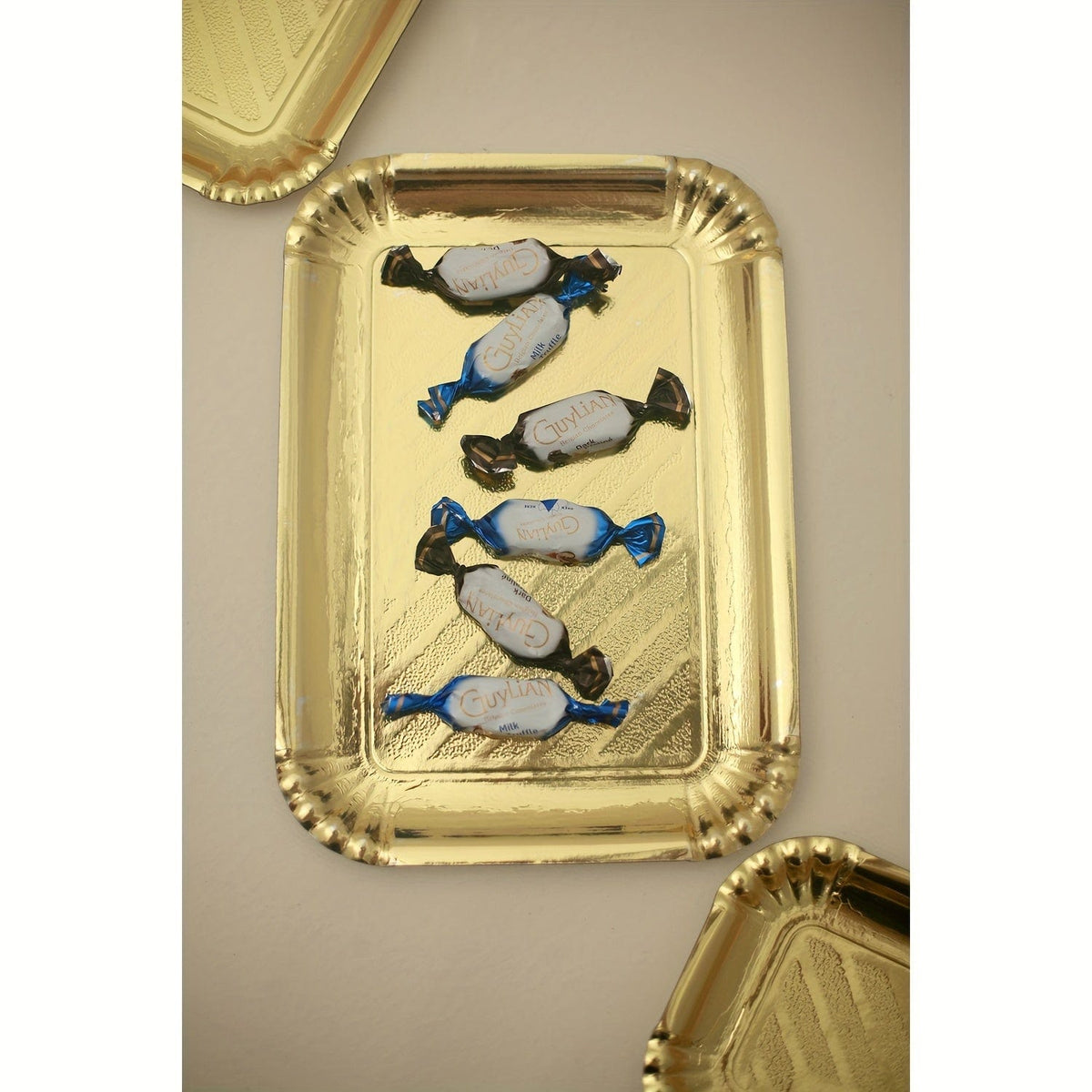 Ensemble de 10 Plateaux à Gâteaux Or Rectangle, Plateaux Jetables en Carton pour Plats, Bases de Gâteaux Anti-Gras, Plateaux de Présentation pour Desserts, Décoration de Gâteaux pour Fêtes et Mariages