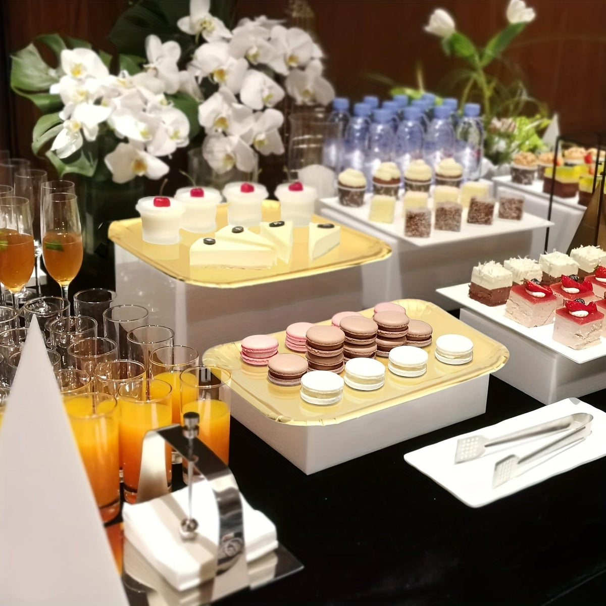 Ensemble de 10 Plateaux à Gâteaux Or Rectangle, Plateaux Jetables en Carton pour Plats, Bases de Gâteaux Anti-Gras, Plateaux de Présentation pour Desserts, Décoration de Gâteaux pour Fêtes et Mariages