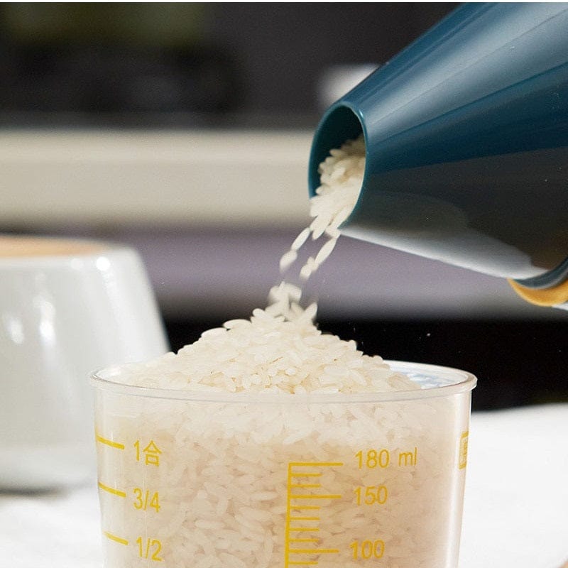 Récipient de stockage alimentaire avec bec verseur et doseur gradué