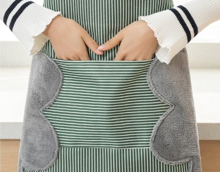 Tablier de cuisine imperméable et facile à nettoyer avec des surfaces essuie-mains